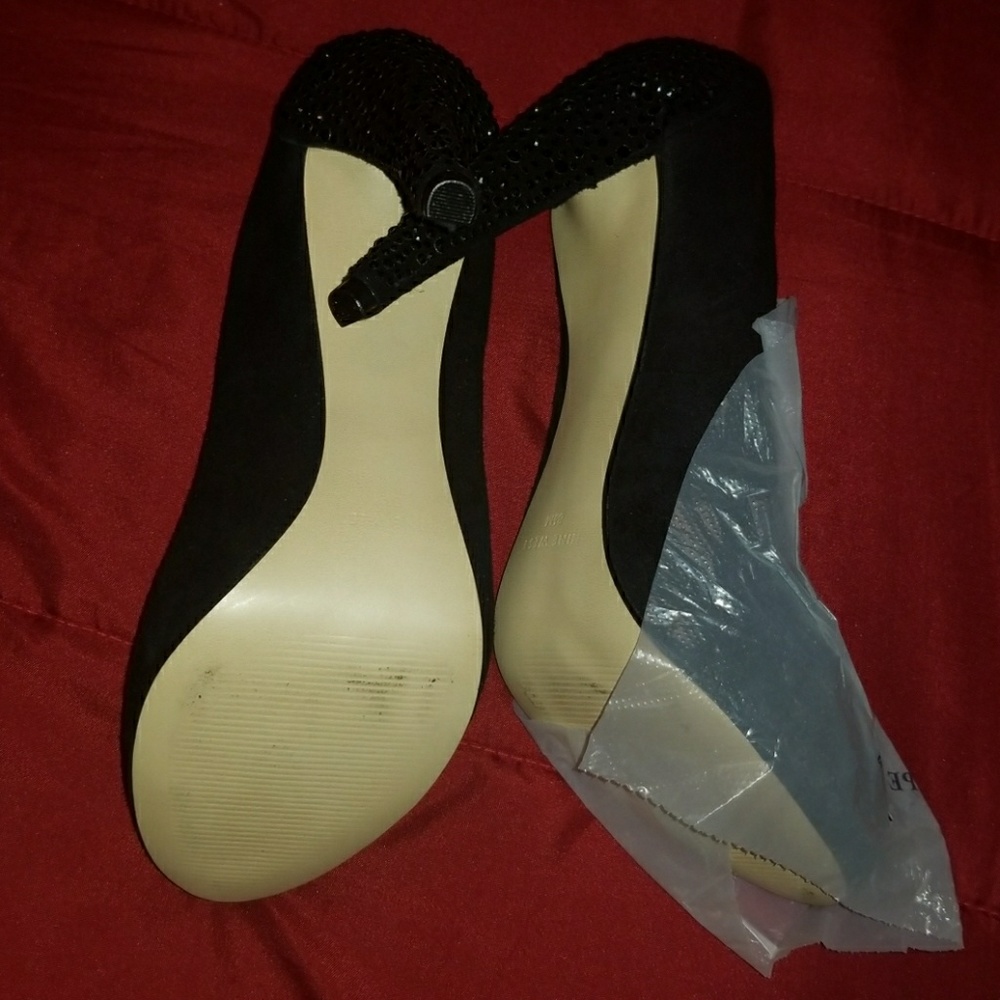 Nine West pumps - Picture 2 of 4